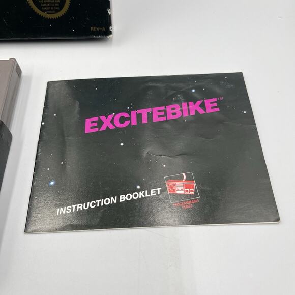 Excitebike Nintendo NES 1985 CIB Black Box Circle Seal Cleaned & Tested - Picture 4 of 14